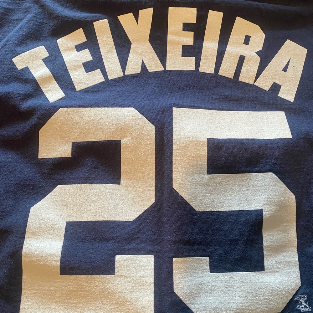 New York Yankees Mark Teixeira Navy Blue Players T-Shirt - Picture 2 of 3